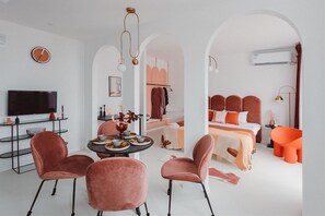 Senior Suite, City View | Living room - Pine  Cedar Suites Hua Xiao Ye (Shanghai)