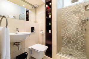 Bathroom - Sweeping Table Mountain Views (Cape Town)