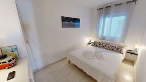 3 bedrooms, free WiFi, bed sheets - Apto Mar Blau (Ampolla)