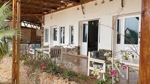 Habitación doble superior, vista a la bahía | Terraza o patio