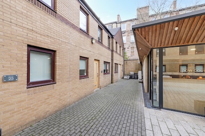 Meadow Court Apartments