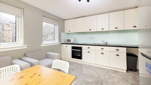 大型雪櫃/冰箱、焗爐、爐具