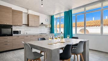 Family Room | Private kitchen