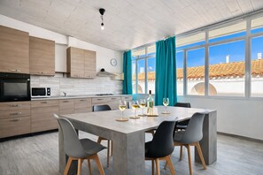 Family Room | Private kitchen