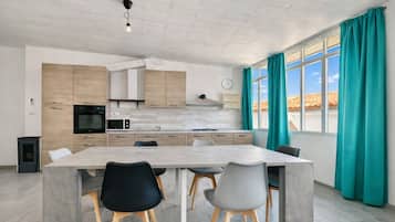 Chambre Familiale | Cuisine privée