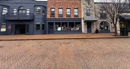 The Bourbon & Brass | Speakeasy-Inspired 2BDR