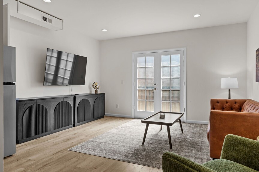 The Bourbon & Brass | Speakeasy-inspired 2bdr - Chesterfield, MO
