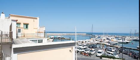 Chambre, balcon, vue mer | Vue depuis le balcon