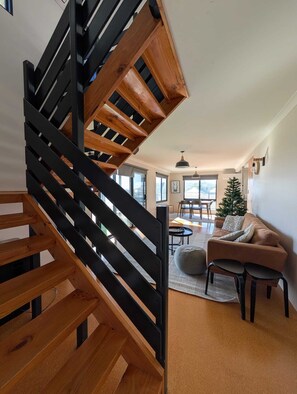 Living area - "Simply the Best View" House in Central Albany (Albany)