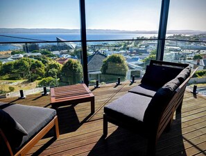 Interior - "Simply the Best View" House in Central Albany (Albany)