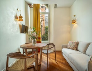 TV - Rafts Bright Loft R&R (Venecia)