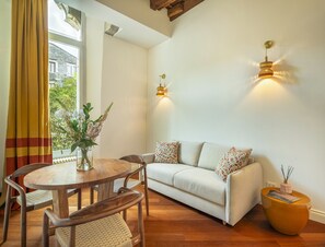 TV - Rafts Bright Loft R&R (Venecia)