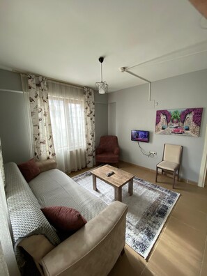 Quadruple Room, Balcony | Living area - kasapoglu ceren pansiyon (Bursa)