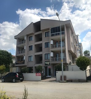 Quadruple Room, Balcony | Exterior - kasapoglu ceren pansiyon (Bursa)
