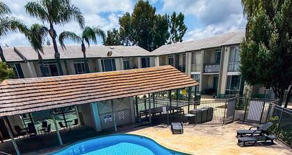 Pool View Studio | 3 Min Walk to Beach | Marina & Foreshore