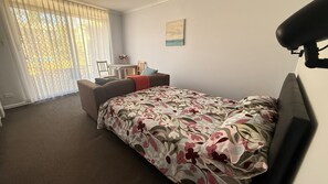 1 chambre, fer et planche à repasser, Wi-Fi gratuit, draps fournis