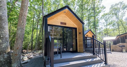 Glamping at Four Fillies Lodge-The Friar Tuck