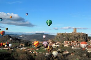 Miscellaneous - Guest Room “Églantine” with Shared Terrace, Garden, and Wi-Fi (Polignac)