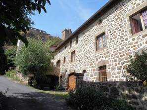 Exterior - Guest Room "Chambre Rivage" with Shared Terrace, Garden, and Wi-Fi (Polignac)