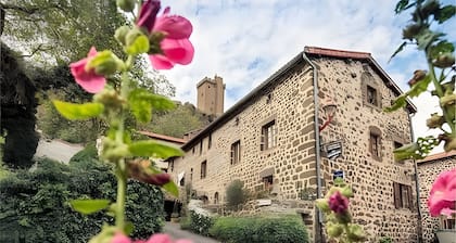 Guest Room "Chambre Rivage" with Shared Terrace, Garden, and Wi-Fi