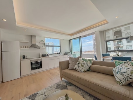 Living area. Woodstock Wonder: Mountain Views