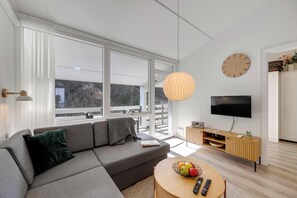 TV - Centrally located apartment in the heart of Søndervig, renovated in 2026. (Ringkøbing)
