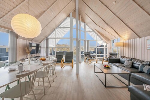Fantastically located holiday home with billiards and wellness area