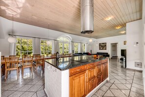 Interior - 18-person pool house in Husby with large outdoor hot tub and many facilities. (Ulfborg)