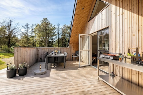 Lovely holiday home built in 2025, with space for 8 people close to the North.
