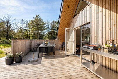 Lovely holiday home built in 2025, with space for 8 people close to the North.