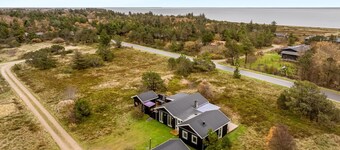 10-person holiday home with a wilderness bath and large terrace.