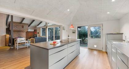 Modernized holiday home with enclosed terrace, near Stauning harbor