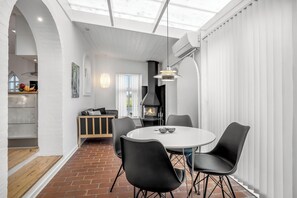 Dining - Holiday home with hot tub and space for 7 people. (Thyholm)