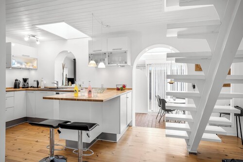 Holiday home with hot tub and space for 7 people.