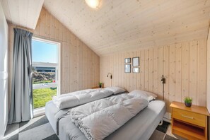 4 bedrooms, free WiFi - Lovely holiday home with sauna, spa and covered terrace (Lodbjerg Hede)