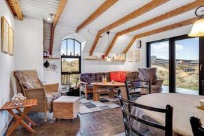 TV - Holiday home with sea view, close to the center of Klitmøller. (Thisted)