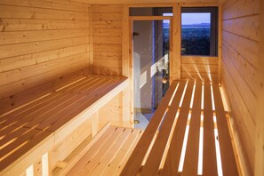 Sauna - Holiday home with beautiful views, wilderness bath and activity room (vesløs)