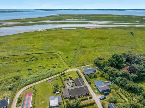 Holiday home with beautiful views, wilderness bath and activity room