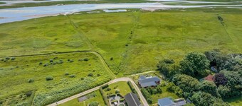 Holiday home with beautiful views, wilderness bath and activity room