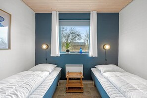 2 bedrooms, free WiFi - Modernized holiday home in quiet surroundings around Søndervig (Ringkøbing)