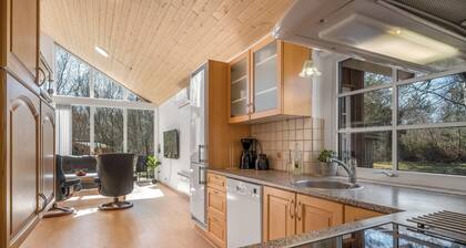 Lovely holiday home with wilderness bath, near the water.