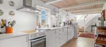 Large holiday home with modern facilities for 10 people