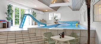 Large pool house for 24 people, with almost everything in activities, 300.