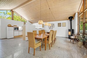 Dining - Lovely holiday home, completely renovated in 2025, in quiet and beautiful. (Sønder Felding)