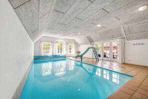 Pool - Large 18-person pool house with outdoor hot tub, outdoor sauna and enclosed. (Ulfborg)