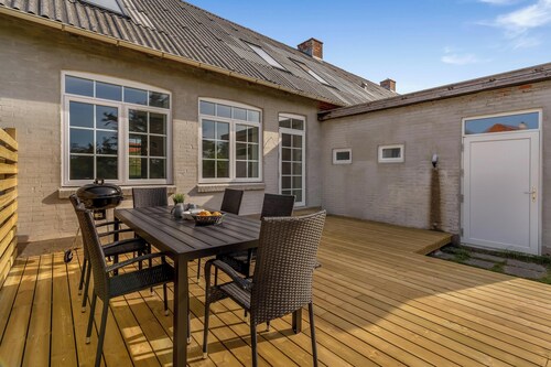 Renovated holiday home with free consumption, close to the North Sea and the.