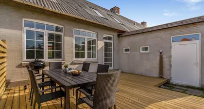 Renovated holiday home with free consumption, close to the North Sea and the.