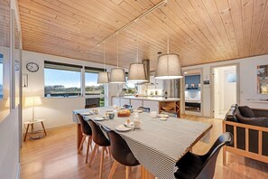 Dining - Large, well-maintained holiday home near Søndervig, with activity room,. (Ringkøbing)