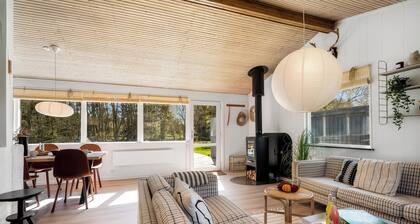 Cozy holiday home 350 meters from the water in Amtoft.