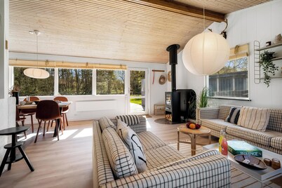 Cozy holiday home 350 meters from the water in Amtoft.